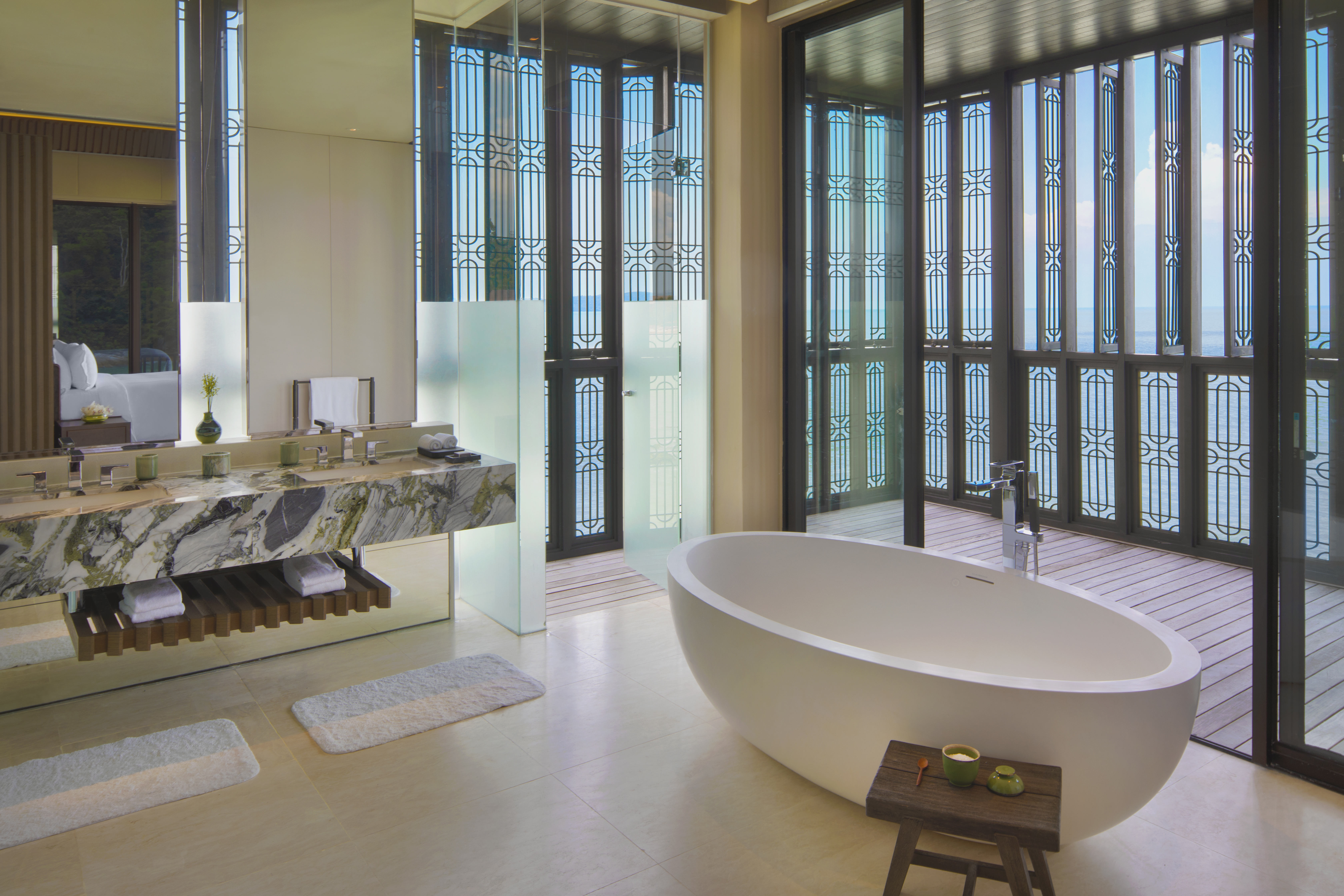 Three-Bedroom Villa Mutiara - Master Bathroom